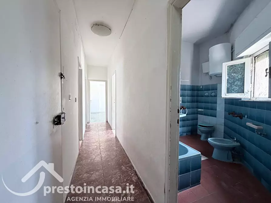 Immagine 10 di Appartamento in vendita  a Viareggio