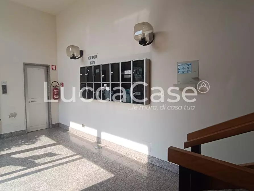 Immagine 19 di Appartamento in vendita  a Lucca