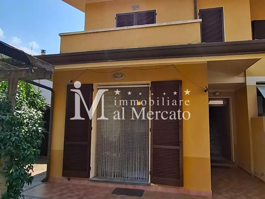 Immagine 3 di Villetta a schiera in vendita  a Viareggio