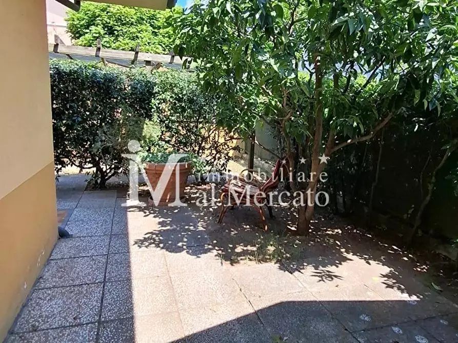 Immagine 9 di Villetta a schiera in vendita  a Viareggio