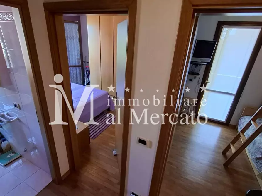 Immagine 43 di Villetta a schiera in vendita  a Viareggio