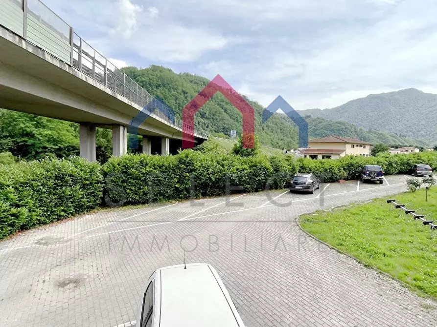 Immagine 8 di Appartamento in vendita  a Borgo A Mozzano