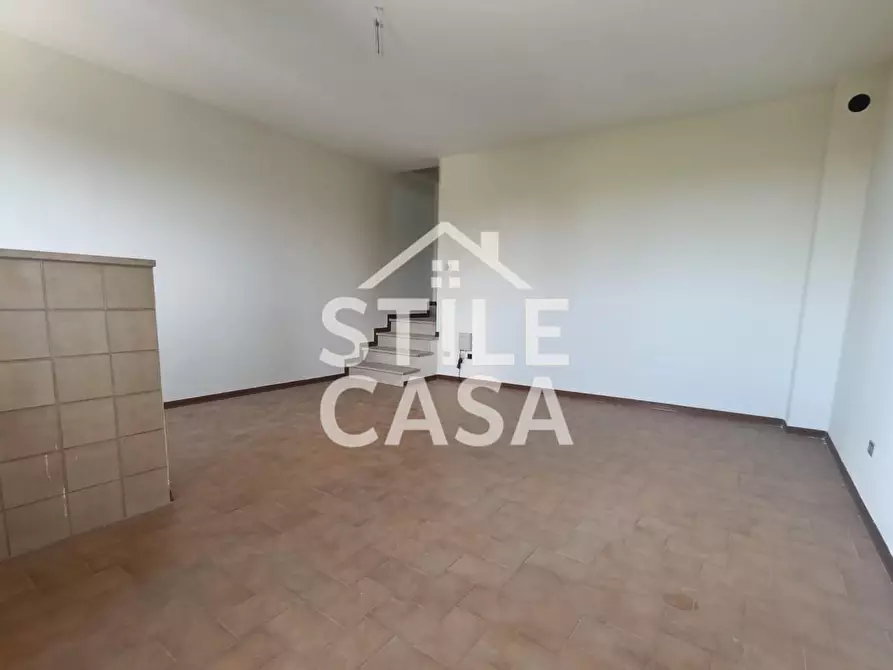 Immagine 2 di Appartamento in vendita  a Pescia