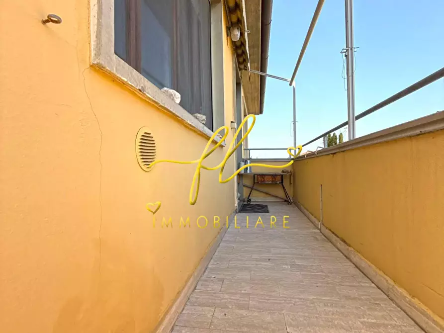Immagine 2 di Appartamento in vendita  a Cecina