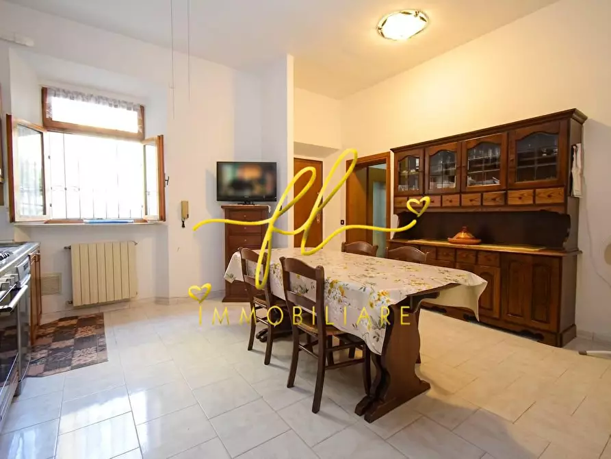 Immagine 5 di Appartamento in vendita  a Livorno