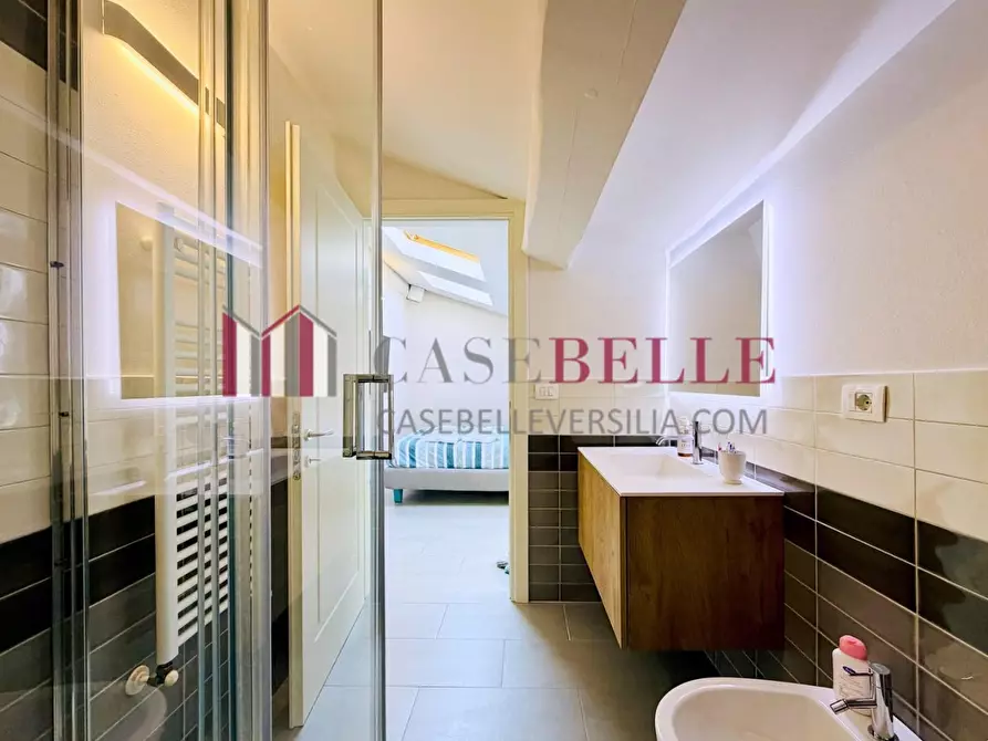Immagine 45 di Casa semindipendente in vendita  a Camaiore