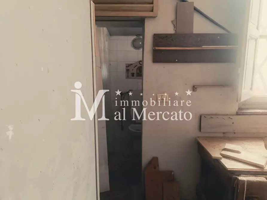 Immagine 4 di Garage in vendita  a Lucca
