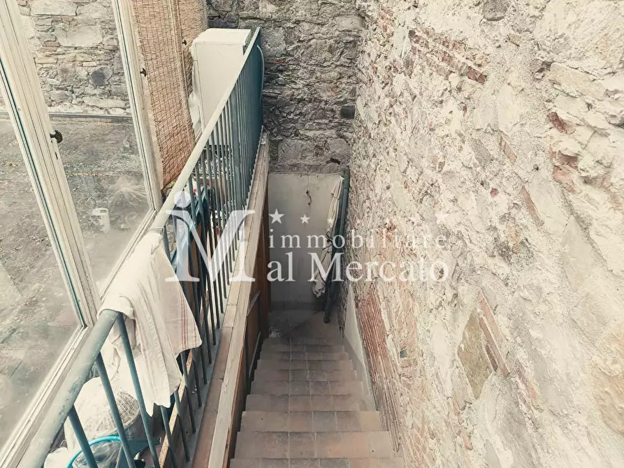 Immagine 6 di Garage in vendita  a Lucca