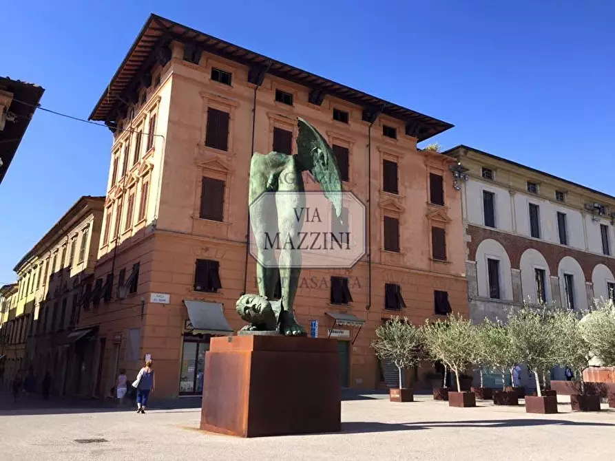 Immagine 19 di Loft/Open space in vendita  a Pietrasanta
