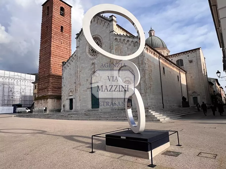 Immagine 20 di Loft/Open space in vendita  a Pietrasanta