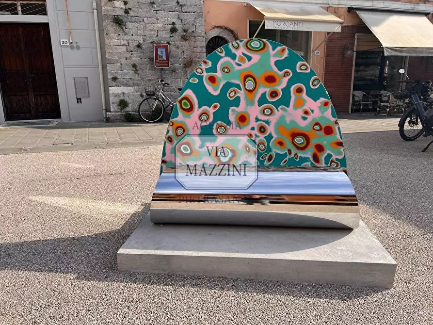 Immagine 27 di Loft/Open space in vendita  a Pietrasanta