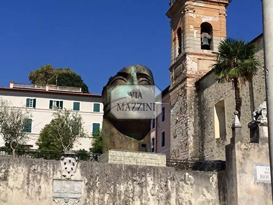 Immagine 17 di Loft/Open space in vendita  a Pietrasanta