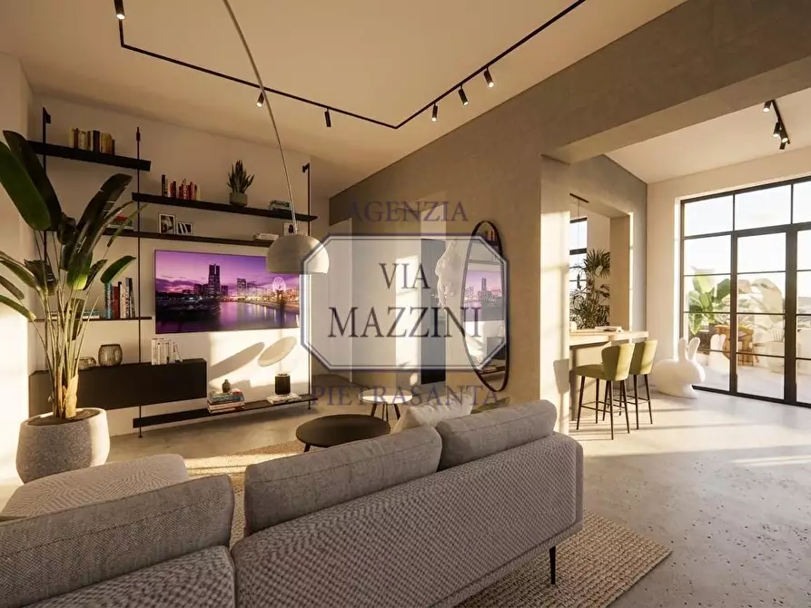 Immagine 1 di Loft/Open space in vendita  a Pietrasanta