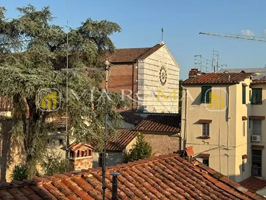 Immagine 3 di Appartamento in vendita  a Lucca