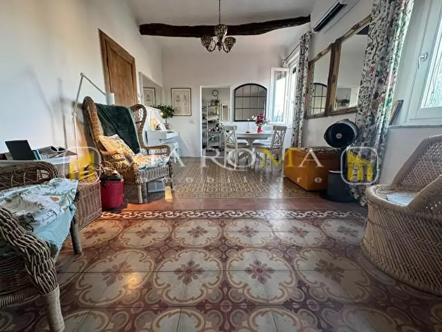 Immagine 4 di Appartamento in vendita  a Lucca