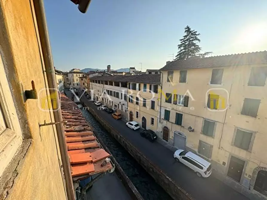 Immagine 29 di Appartamento in vendita  a Lucca