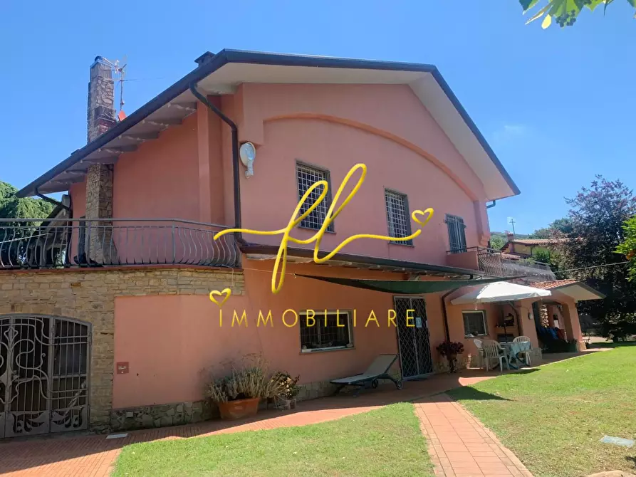 Immagine 33 di Villa in vendita  a Castelnuovo Magra