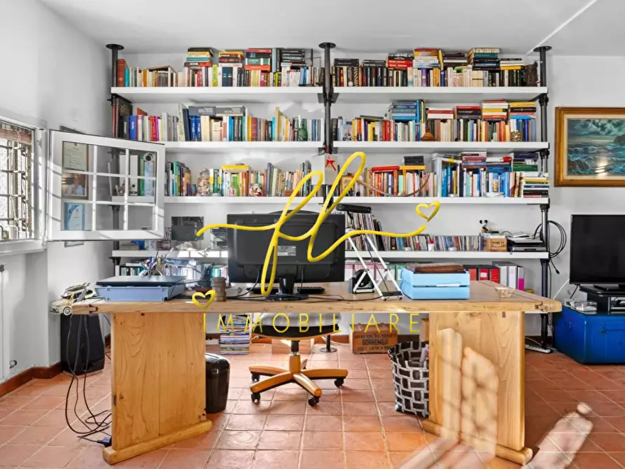 Immagine 9 di Villa in vendita  a Castelnuovo Magra