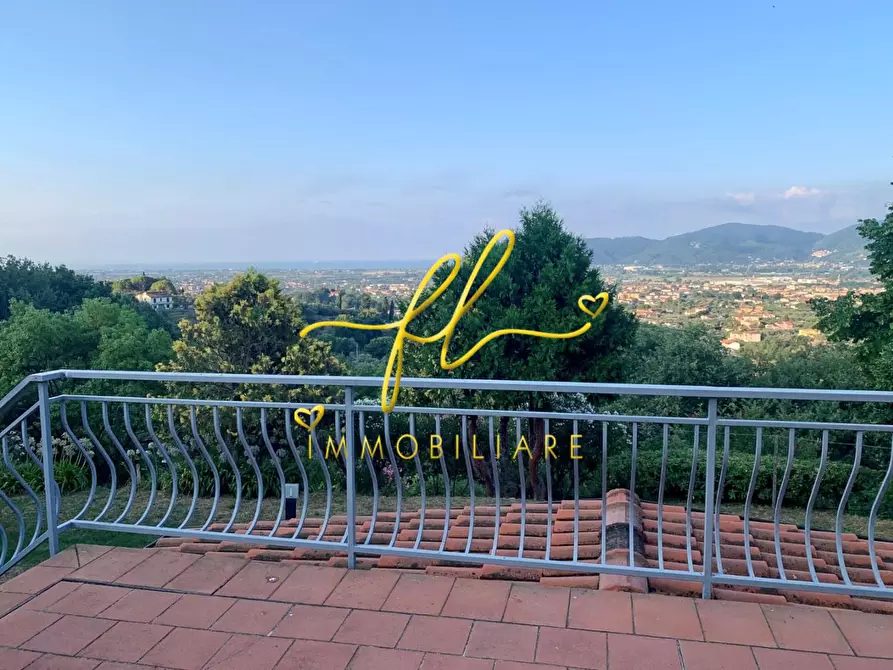 Immagine 47 di Villa in vendita  a Castelnuovo Magra