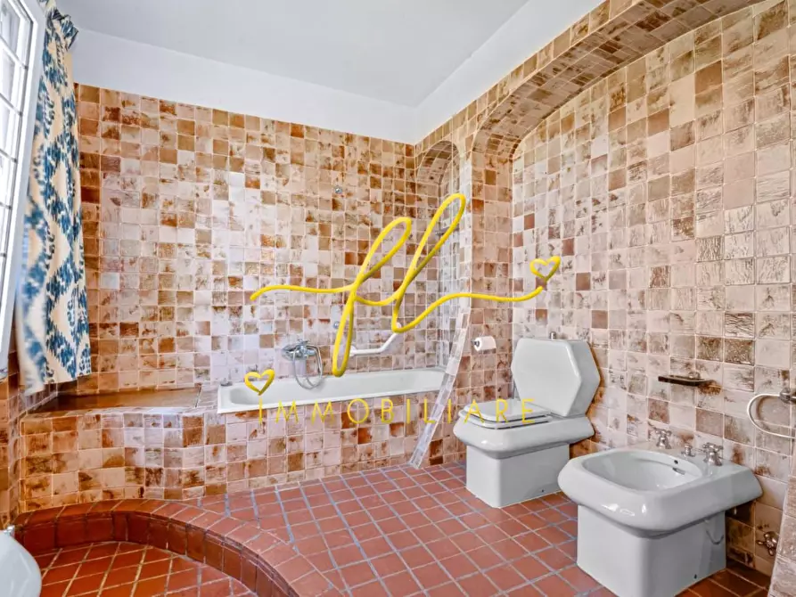 Immagine 31 di Villa in vendita  a Castelnuovo Magra