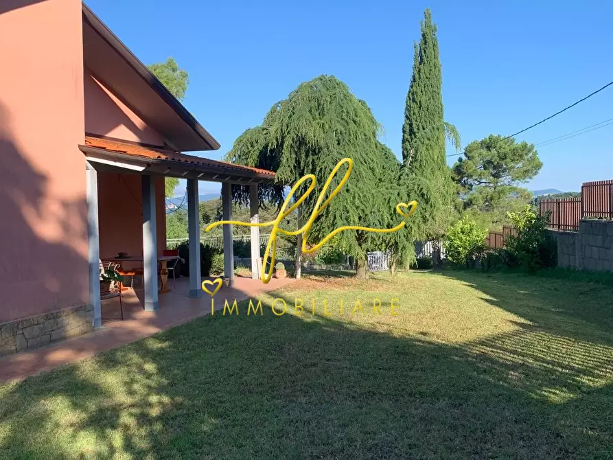 Immagine 41 di Villa in vendita  a Castelnuovo Magra