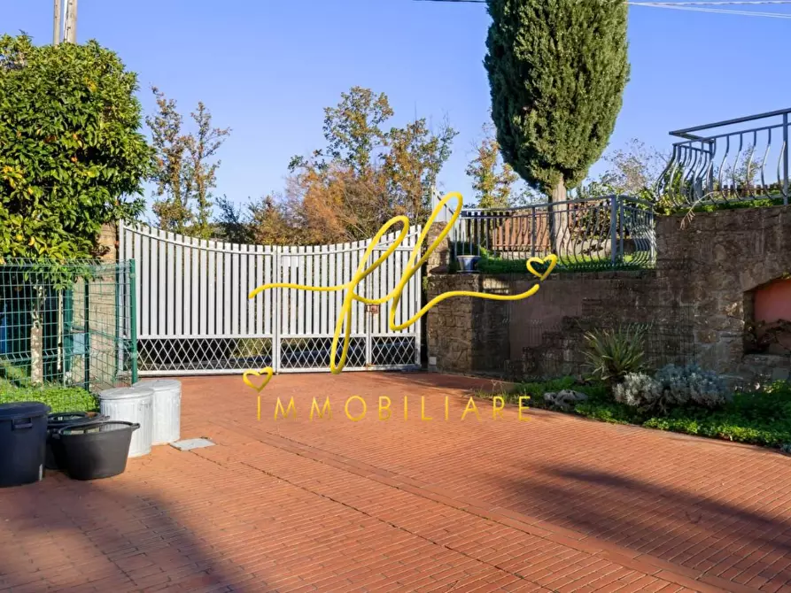 Immagine 43 di Villa in vendita  a Castelnuovo Magra