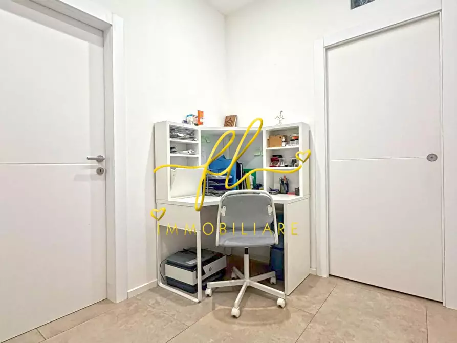 Immagine 16 di Appartamento in vendita  a Cecina