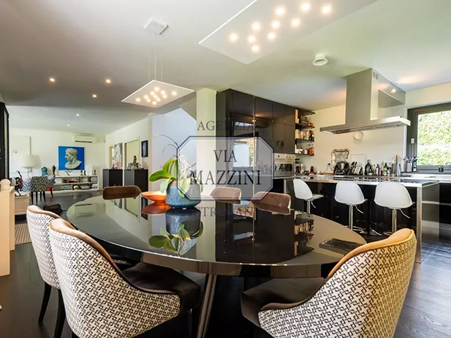 Immagine 29 di Villa in vendita  a Pietrasanta