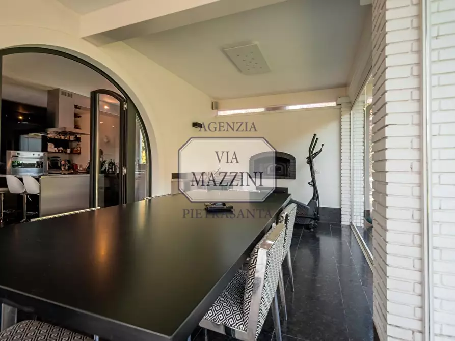 Immagine 26 di Villa in vendita  a Pietrasanta
