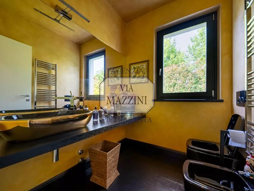 Immagine 43 di Villa in vendita  a Pietrasanta