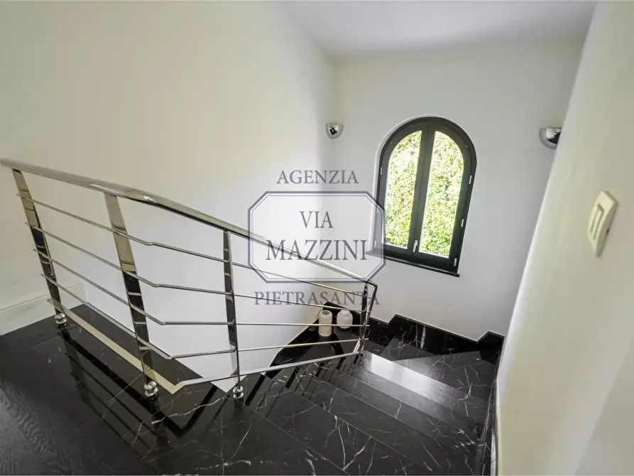 Immagine 47 di Villa in vendita  a Pietrasanta