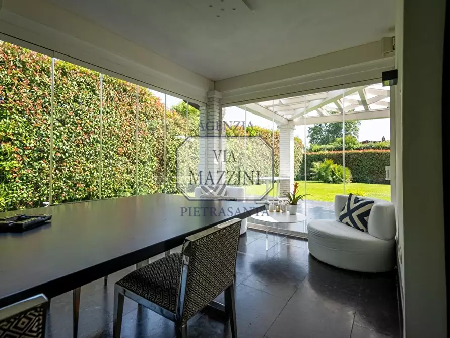 Immagine 28 di Villa in vendita  a Pietrasanta