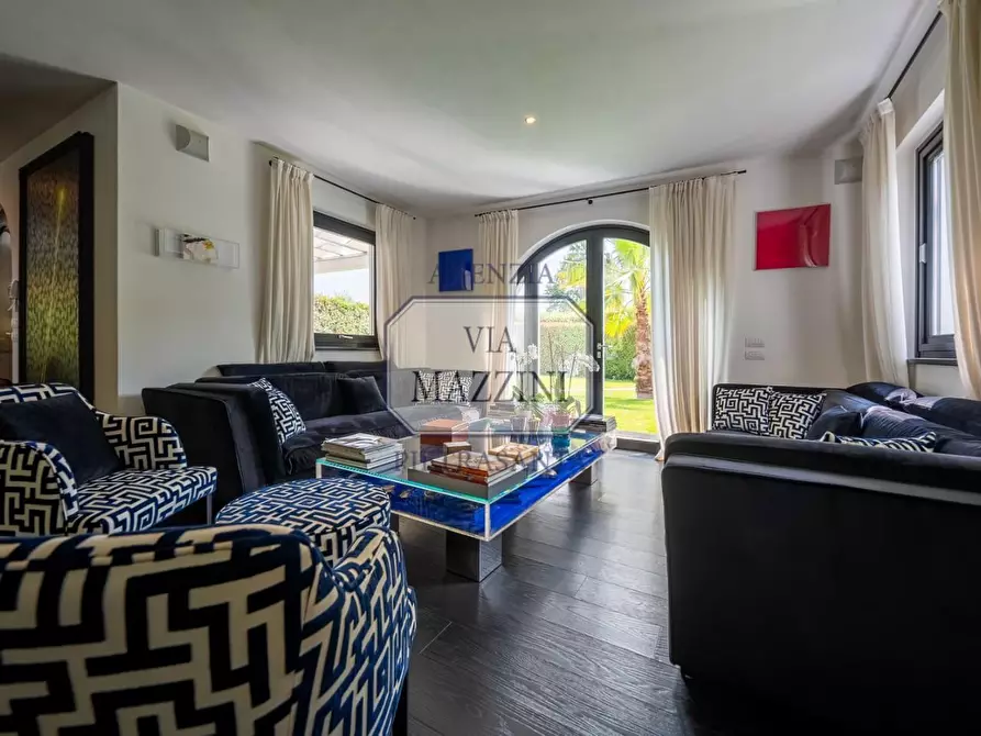Immagine 36 di Villa in vendita  a Pietrasanta
