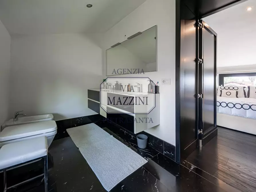 Immagine 45 di Villa in vendita  a Pietrasanta