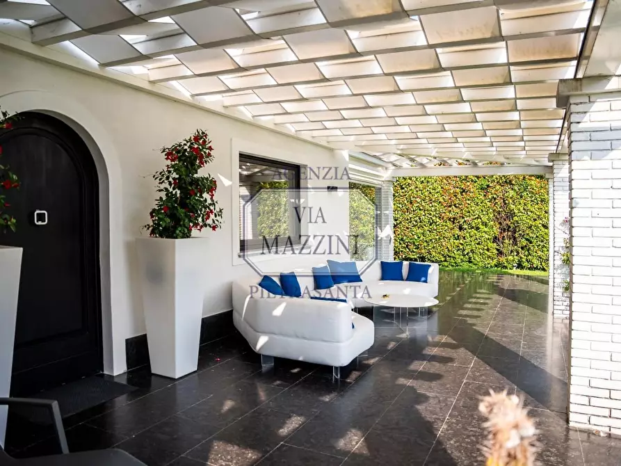 Immagine 15 di Villa in vendita  a Pietrasanta