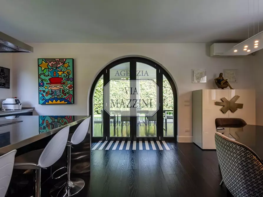 Immagine 23 di Villa in vendita  a Pietrasanta