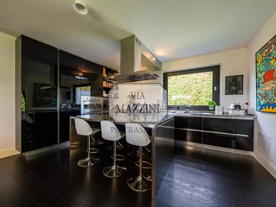 Immagine 27 di Villa in vendita  a Pietrasanta