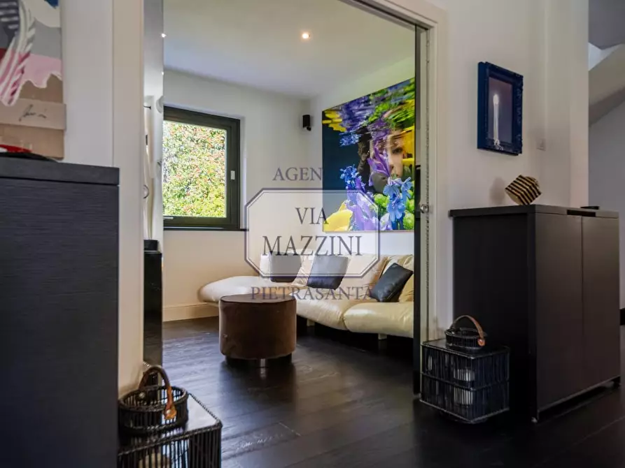 Immagine 42 di Villa in vendita  a Pietrasanta