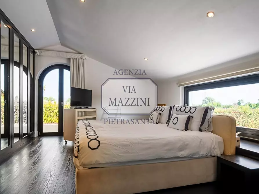 Immagine 44 di Villa in vendita  a Pietrasanta