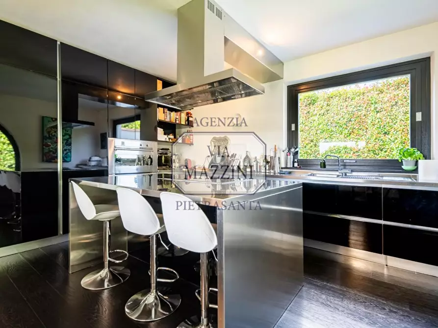 Immagine 31 di Villa in vendita  a Pietrasanta