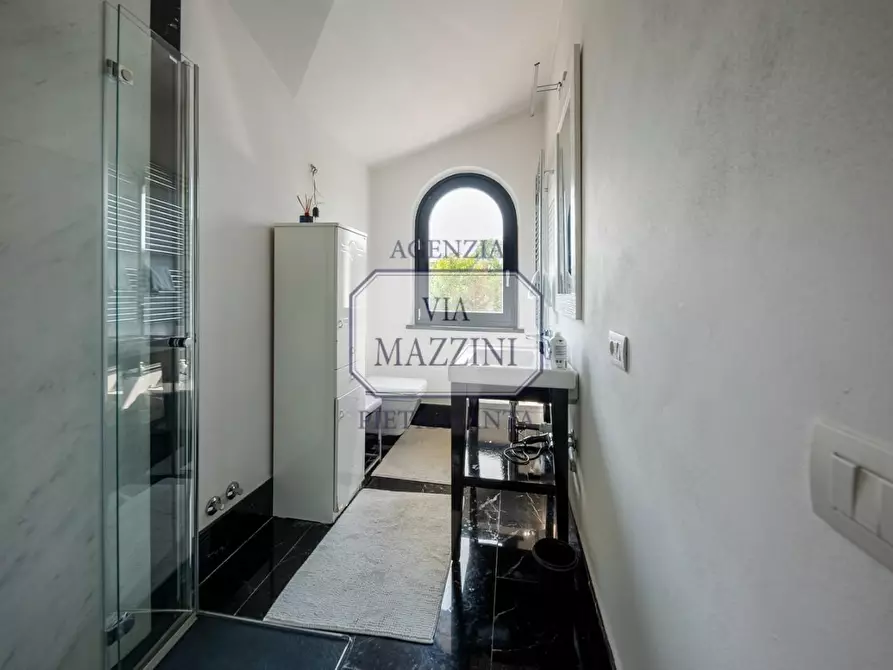 Immagine 59 di Villa in vendita  a Pietrasanta