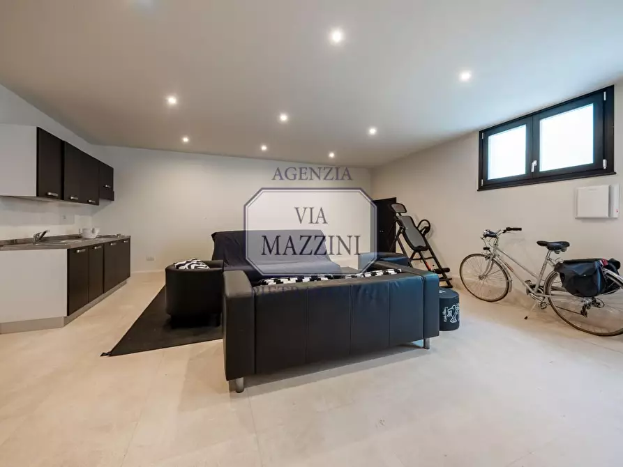 Immagine 49 di Villa in vendita  a Pietrasanta