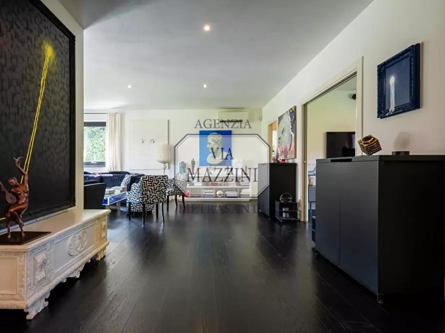 Immagine 35 di Villa in vendita  a Pietrasanta