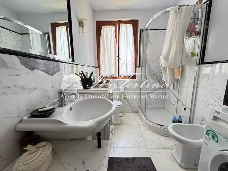 Immagine 31 di Casa indipendente in vendita  a Seravezza