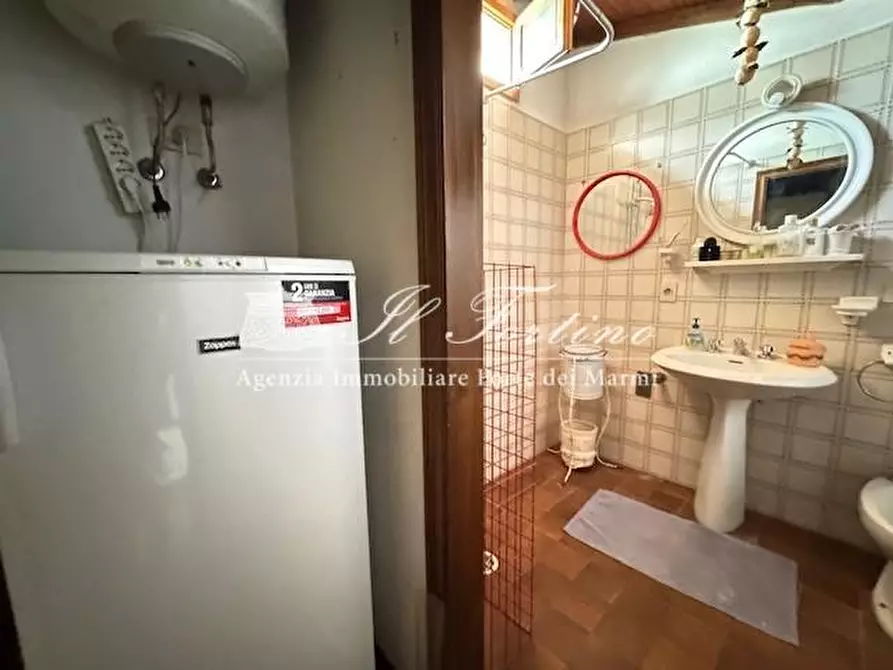 Immagine 16 di Casa indipendente in vendita  a Seravezza
