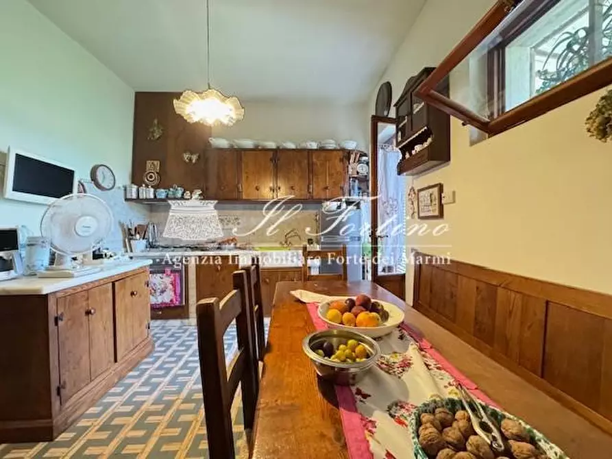 Immagine 22 di Casa indipendente in vendita  a Seravezza
