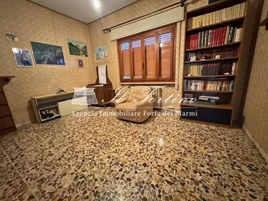 Immagine 33 di Casa indipendente in vendita  a Seravezza