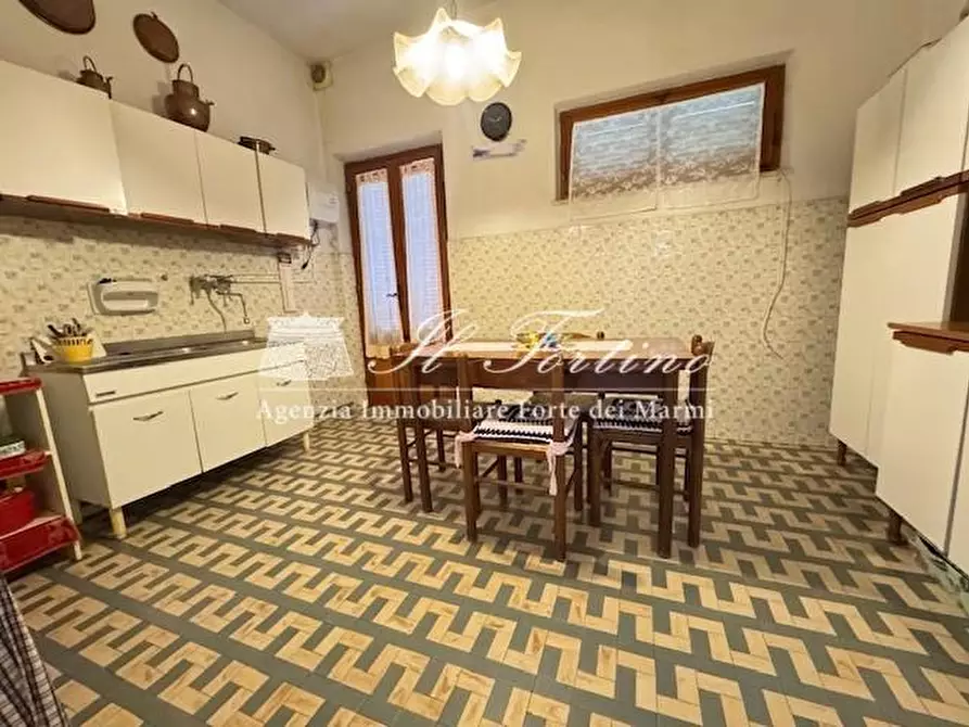 Immagine 41 di Casa indipendente in vendita  a Seravezza