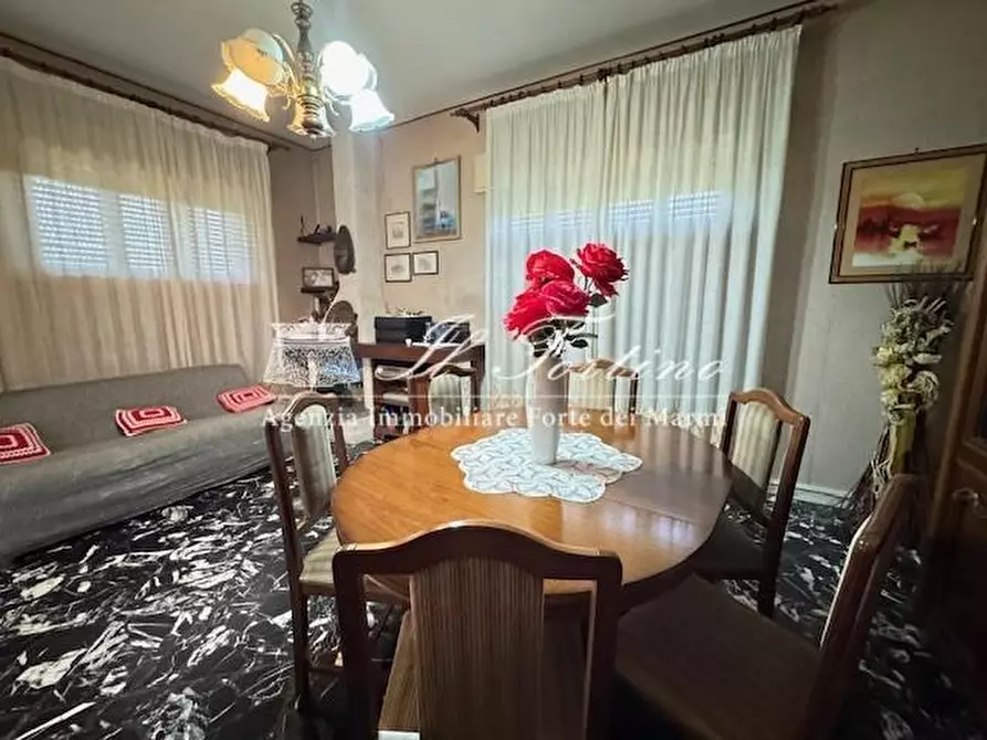 Immagine 28 di Casa indipendente in vendita  a Seravezza