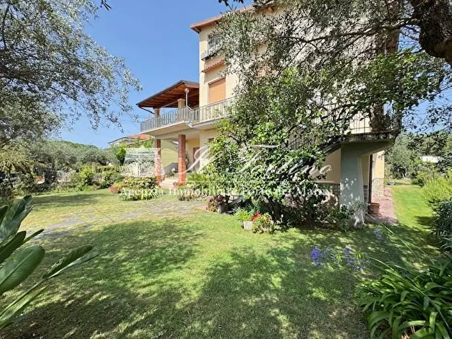 Immagine 5 di Casa indipendente in vendita  a Seravezza